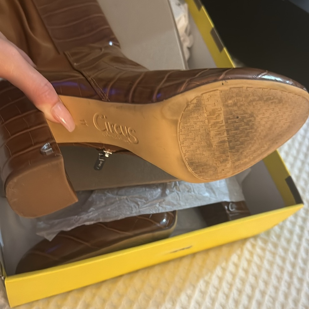 Boots - Picture 2 of 3